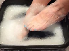 Soapy Foot Bubble Bath - Soaking My Sweaty Feet After A Long Day