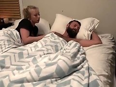 Horny girlfriend see and opportunity to steal a creampie from her boyfriend