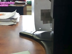 Blowjob for colleague in the office (hidden cam)